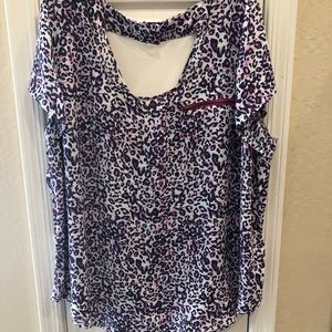 💕Hot pink, white & navy cheetah top